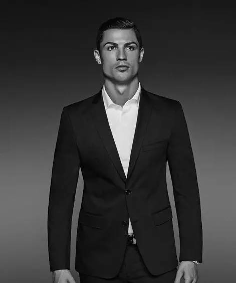 法比奥庆祝足协杯夺冠：将永远存在的时刻，一切荣耀归于上帝（法比奥欢庆足协杯加冕：这一刻将永存，一切荣耀献给上帝）