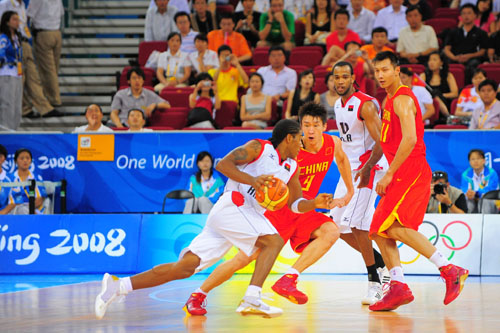 赵鹏：蒋4朱5是国内顶级中卫，但他俩搭配踢亚冠还是太吃力了（赵鹏评蒋4朱5：国内顶级中卫搭档，踢亚冠仍显吃力）