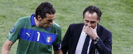 斯基拉：两家意甲俱乐部想租米雷蒂，但尤文不想放人（斯基拉：两队有意租借米雷蒂，尤文无意放行）