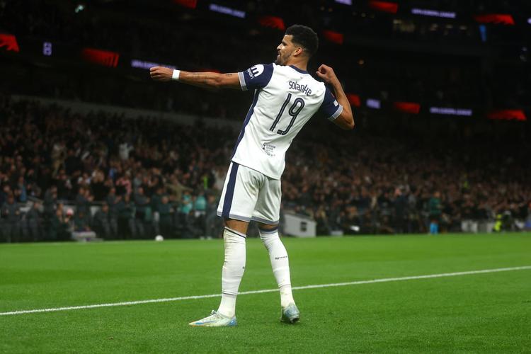 B费战亚美尼亚全场数据：3个进球，8次关键传球，2次抢断（B费对阵亚美尼亚表现：帽子戏法、8次关键传球、2次抢断）