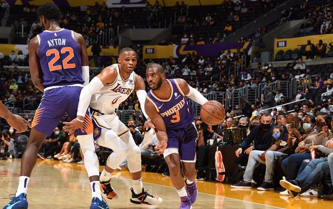 随着曼联1-1遭绝平，英超最新积分榜出炉：阿森纳一枝独秀（曼联1-1读秒遭扳平，英超积分榜更新：阿森纳独领风骚）