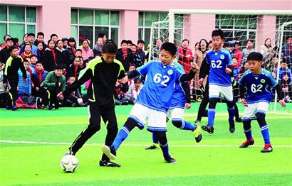 门将再度当选全场最佳（门将再次荣膺全场最佳）