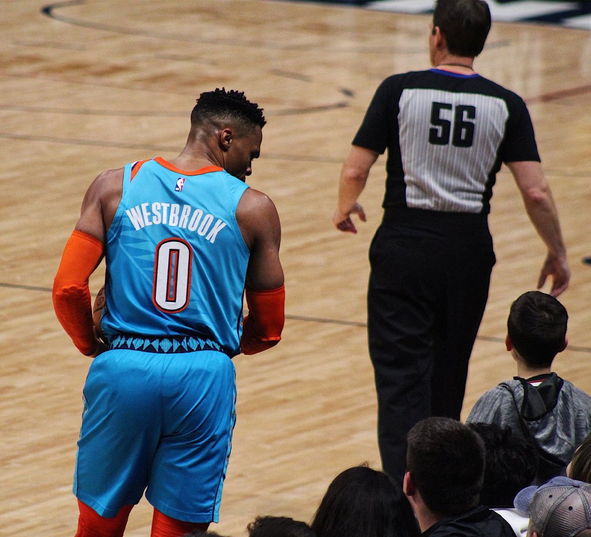 王燊超同款，官方推出直升机游览服务，10分钟行程每人1680元（官方推出直升机观光：10分钟行程每人1680元，王燊超同款体验）