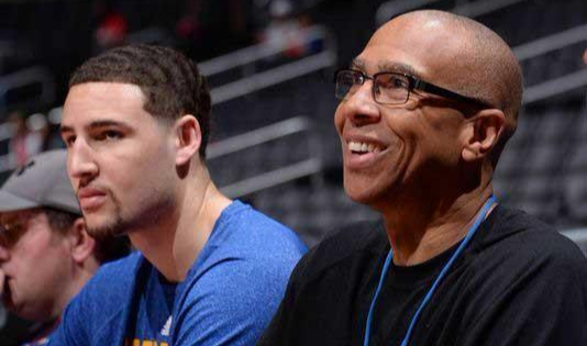 女足欧冠淘汰赛抽签：皇马若晋级将战巴萨，阿森纳若晋级战切尔西（女足欧冠淘汰赛签位：皇马晋级遇巴萨，阿森纳过关碰切尔西）