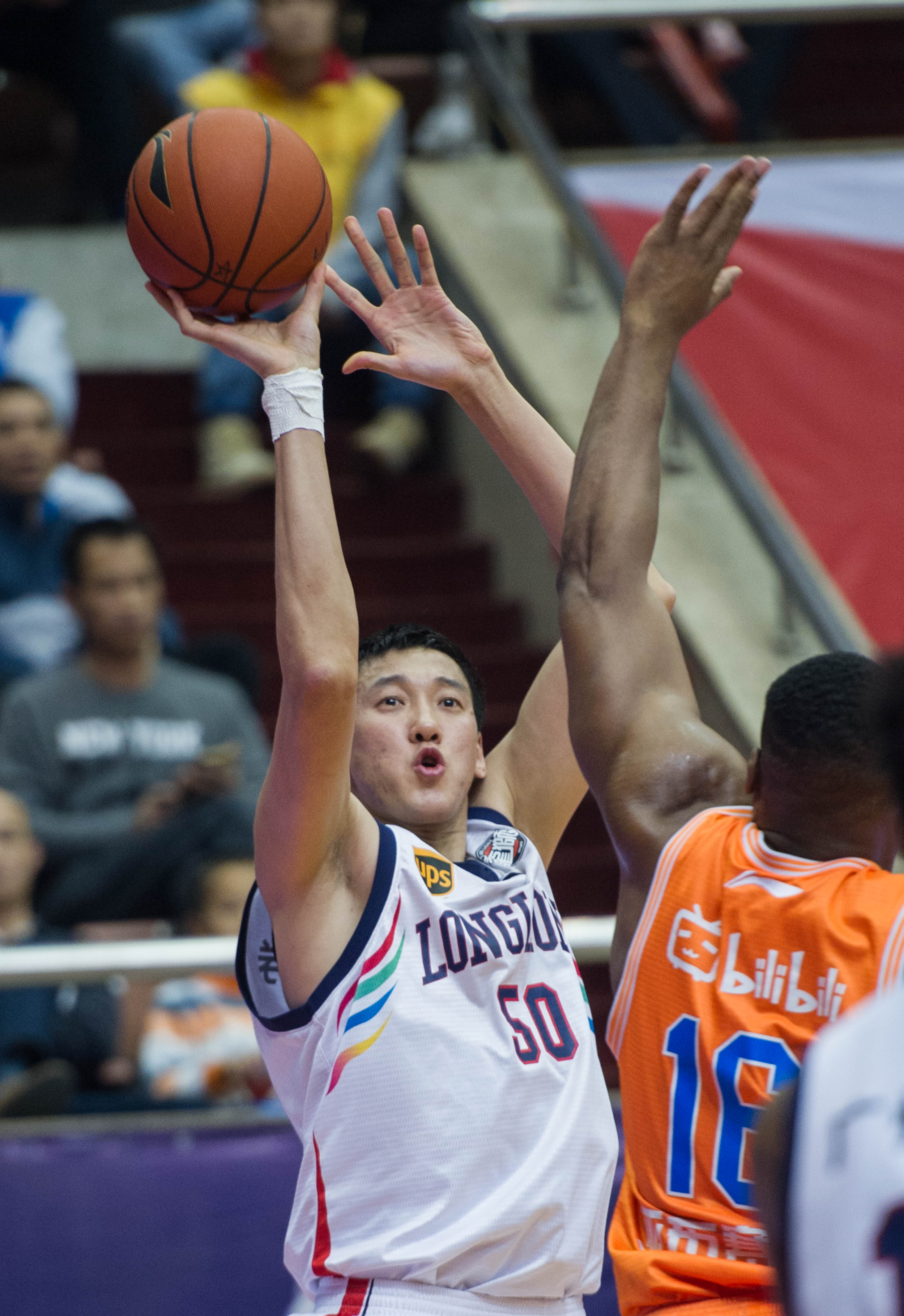 CBA球员最佳阵容提名：前三竞争激烈,（CBA最佳阵容提名公布：前三席位竞争白热化）