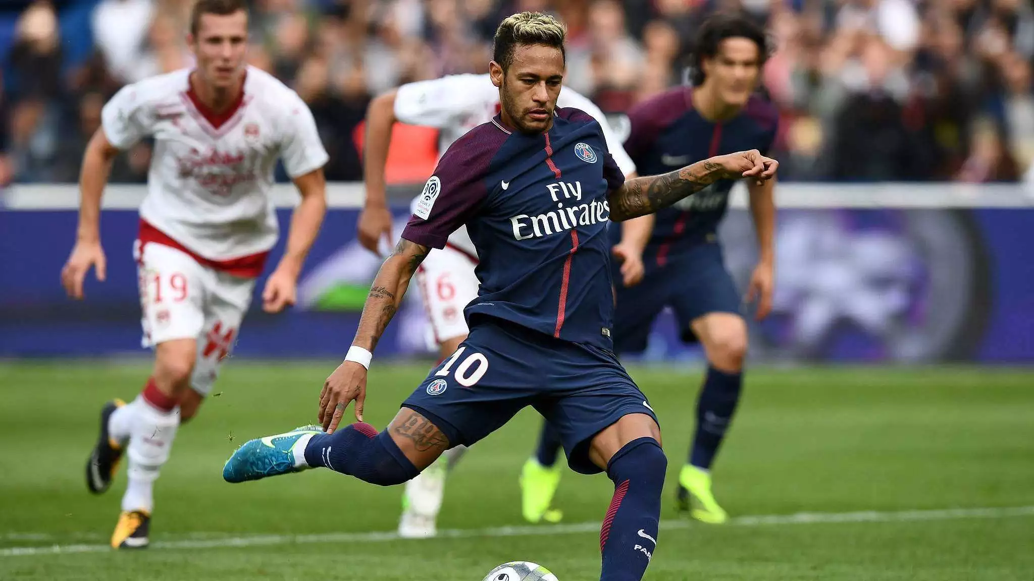 勇记：追梦完成核磁共振检查，后续根据治疗效果观察伤势反应（勇士记者：追梦已完成核磁检查，后续将根据治疗进展评估伤情反应）