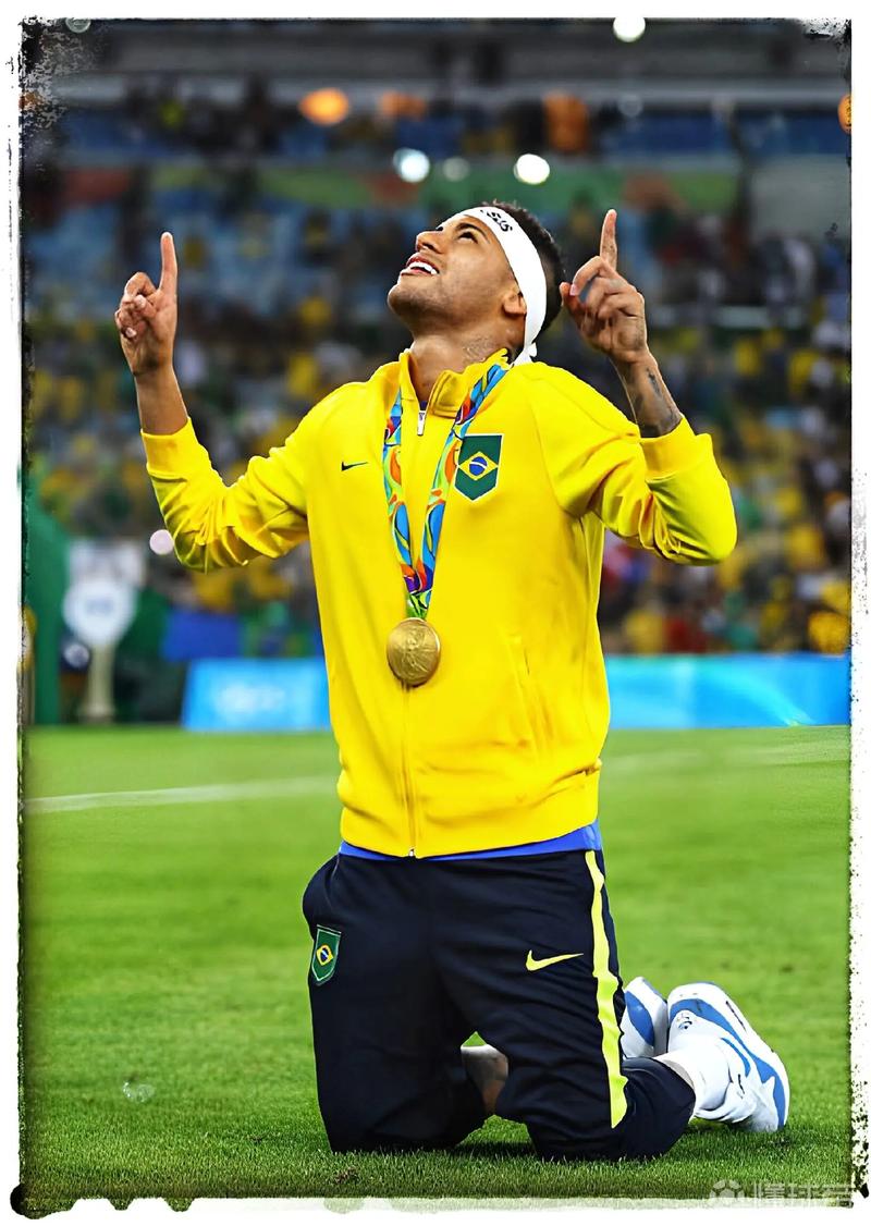 都体：邓弗里斯可能继续缺席与马竞比赛；泽林斯基已参加合练（都体：邓弗里斯或继续缺阵对马竞之战，泽林斯基已回归合练）