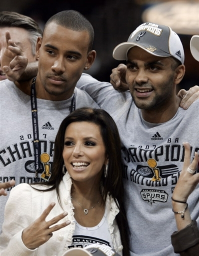 英超赛程提醒：切尔西对阵曼联,（英超焦点战预告：切尔西迎战曼联）