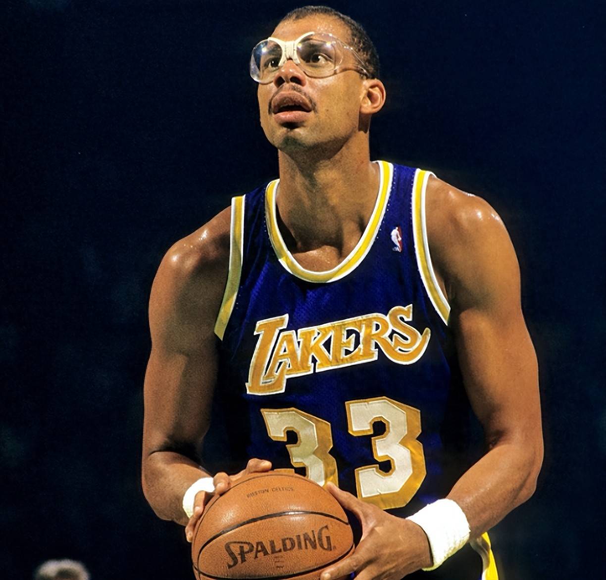 姆巴佩启动瞬间无人能挡（姆巴佩一提速，谁也拦不住）