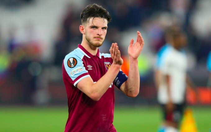 天降神兵，埃斯皮诺替补登场后即在底线附近攻入神仙球制胜（神奇替补埃斯皮诺底线附近一脚神仙球锁定胜局）