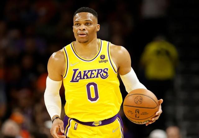 1.05亿还卖亏了？ 阿森纳第一后腰撑起夺冠希望，他该是英格兰队长（1.05亿也算亏？阿森纳王牌后腰扛起争冠大旗，他配得上英格兰队长袖标）