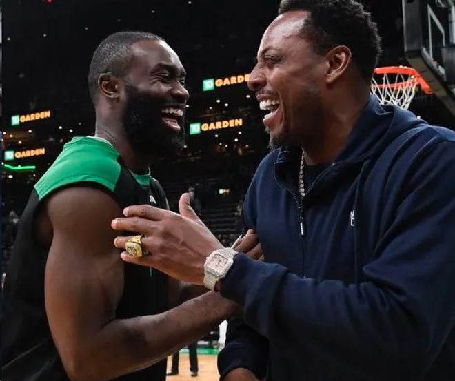 尼克斯末节落后15分上演惊天逆转（尼克斯末节一度落后15分仍上演大逆转）