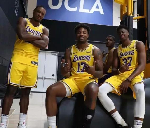 剩者为王！记者晒本赛季可能无缘评奖阵容：詹库东字文班在列（出勤为王！记者盘点本季或无评奖资格阵容：詹库东字文班皆上榜）