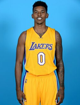 斯帕莱蒂：弗拉霍维奇会缺阵两三个月；我们要赢而且踢得漂亮（斯帕莱蒂：弗拉霍维奇将因伤休战两三个月；我们要赢球也要踢得好看）