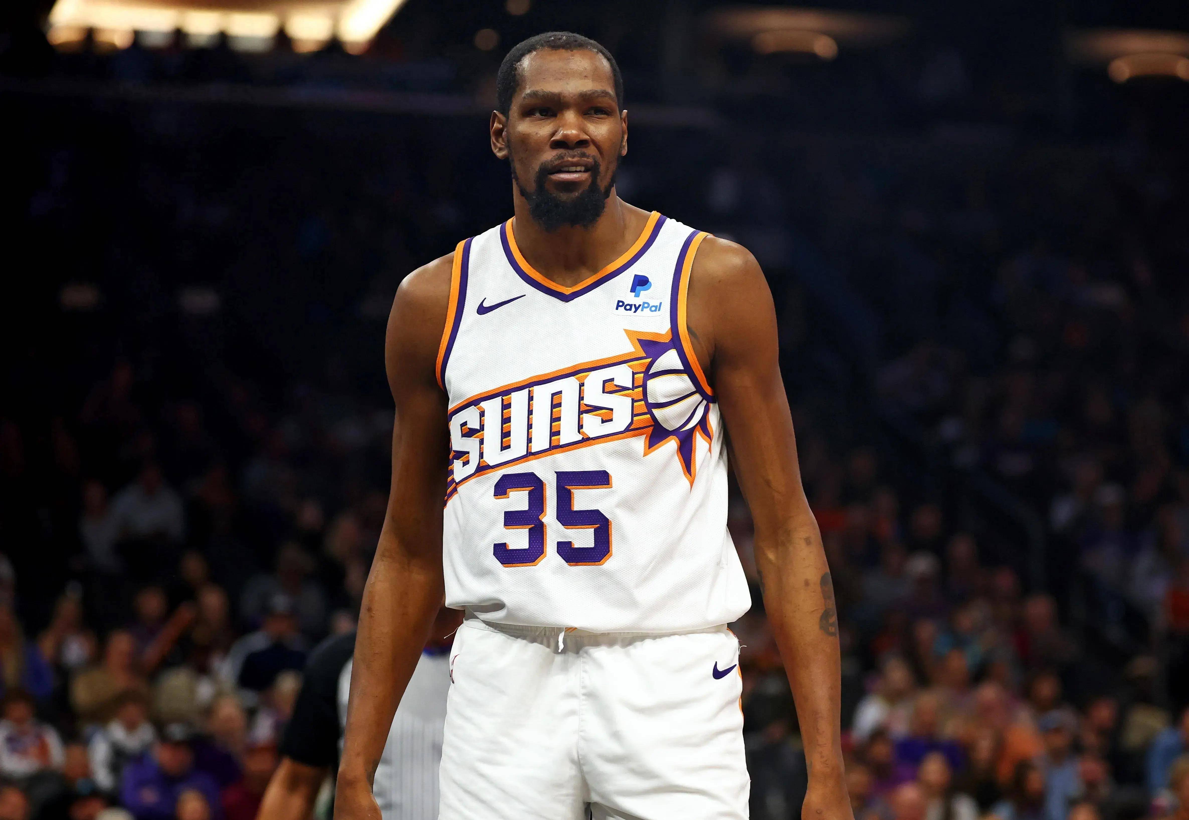 足球意甲射手榜竞争激烈，三人同进12球并列领跑（意甲射手榜白热化：三人各入12球并列榜首）