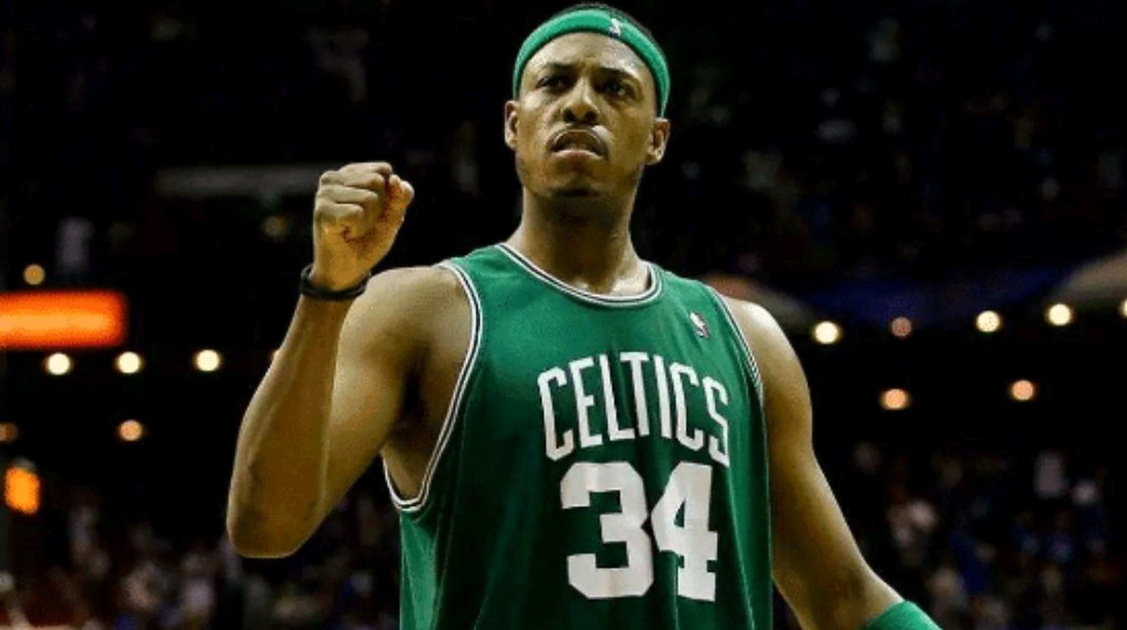 多特年轻前锋一战成名（多特新星前锋一战打响名号）